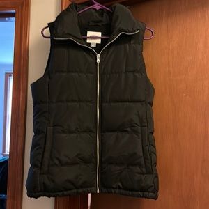 Black puffer vest